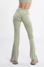 Load image into Gallery viewer, WIT Flo Women’s High-Waisted Ruched Flared Gym Leggings | Pack of 2